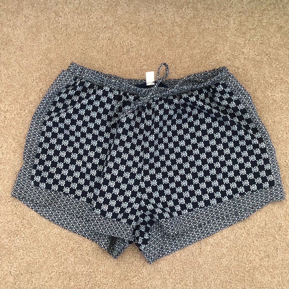 Francesca’s patterned navy blue elastic shorts